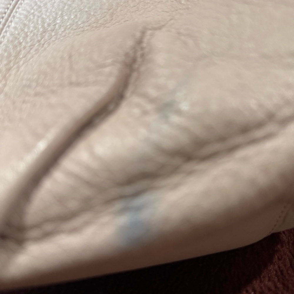 Tory Burch Dakota leather hobo in soft pink leather. One small transfer color. - Picture 5 of 7